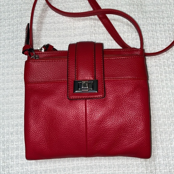 Like new Tignanello Crossbody Turnlock Bag - Picture 2 of 16